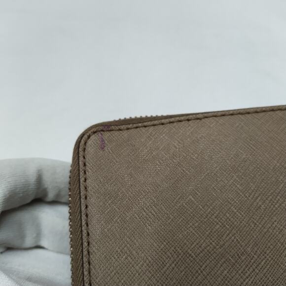 Michael Kors Taupe Gray Leather Zip Around Credit Card ID Window Wallet - Picture 9 of 16